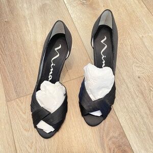 Nina Culver Black Satin Peep Toe Pumps Heels Size 7